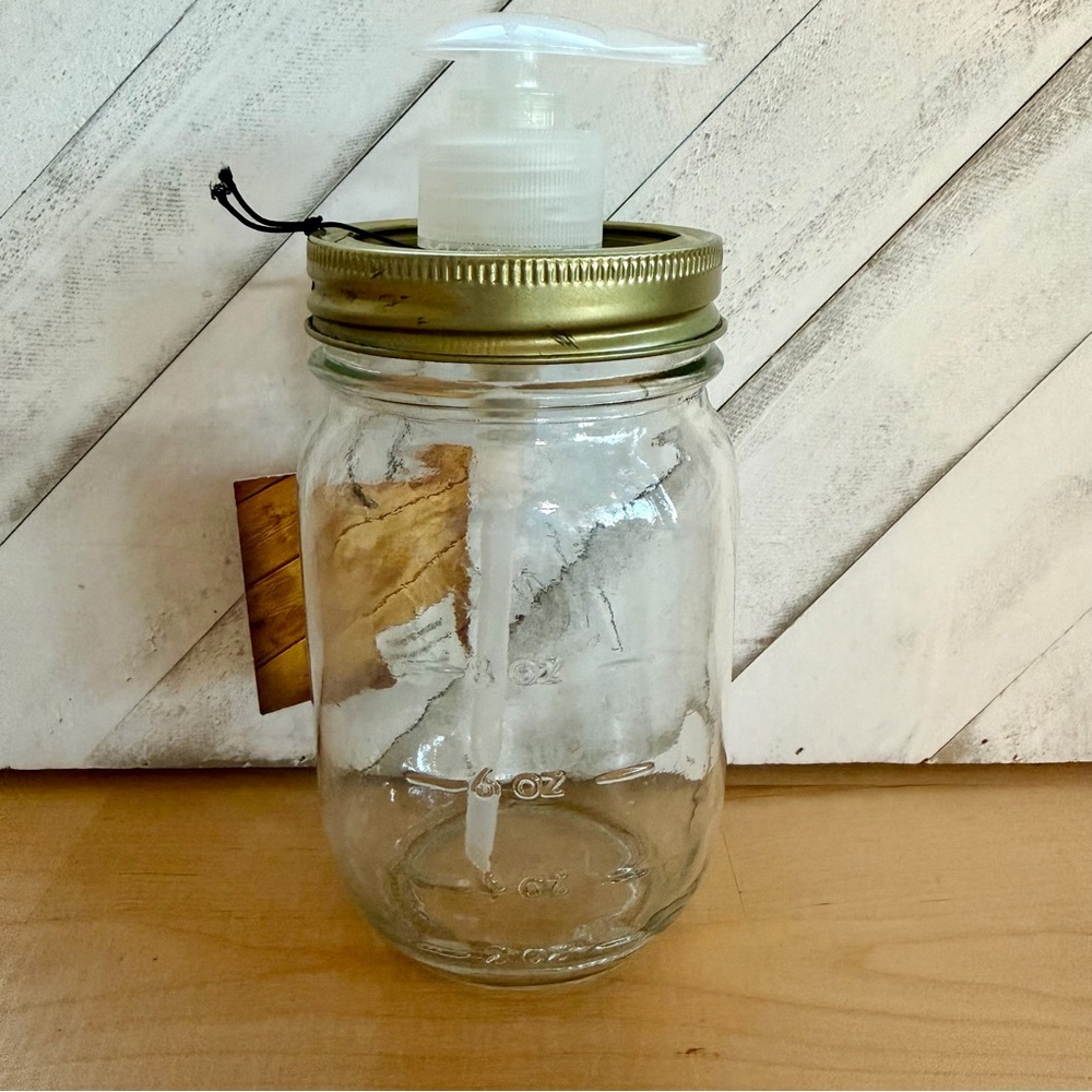 NEW Classic Farmhouse Mason Jar Pump Soap Dispenser Gold Lid 10 oz - Glass